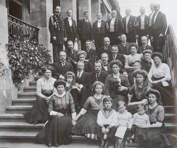 Семья Романовых и семья Гессенов 1910