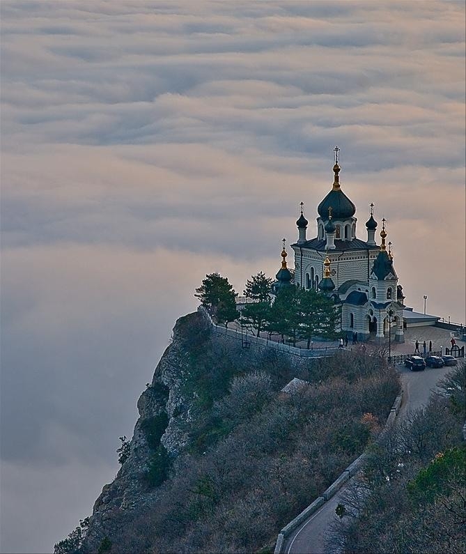 Откуда у Церкви деньги?