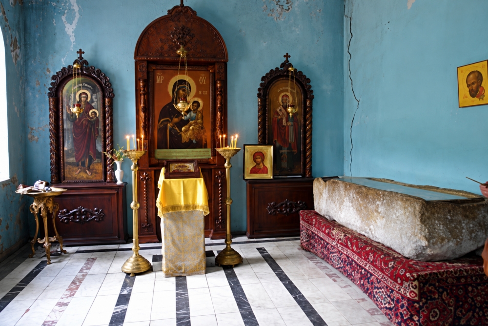 Первая гробница (саркофаг) Иоанна Златоуста в Каманах, Абхазия